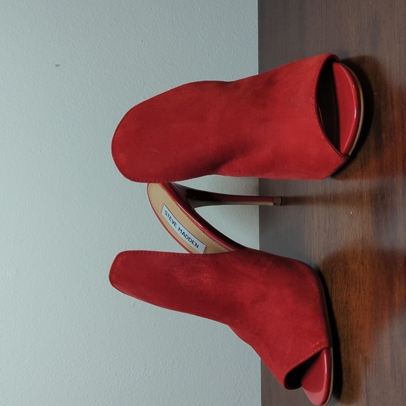 Steve Madden Sinful Red Suede Mule Heeled Sandals - Picture 5 of 7